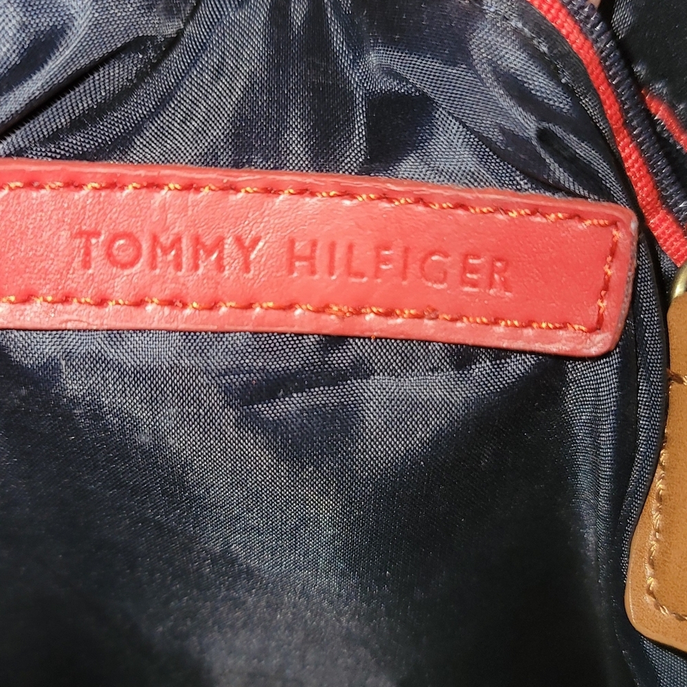 Tommy Hilfiger Cream and Tan Crossbody Bag - Picture 2 of 5